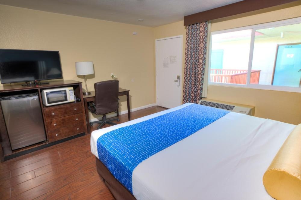 Room image 3